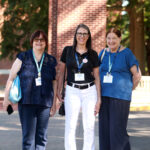 1984 grads enjoy reminiscing and reconnecting at Mary Washington. Photo by Karen Pearlman.